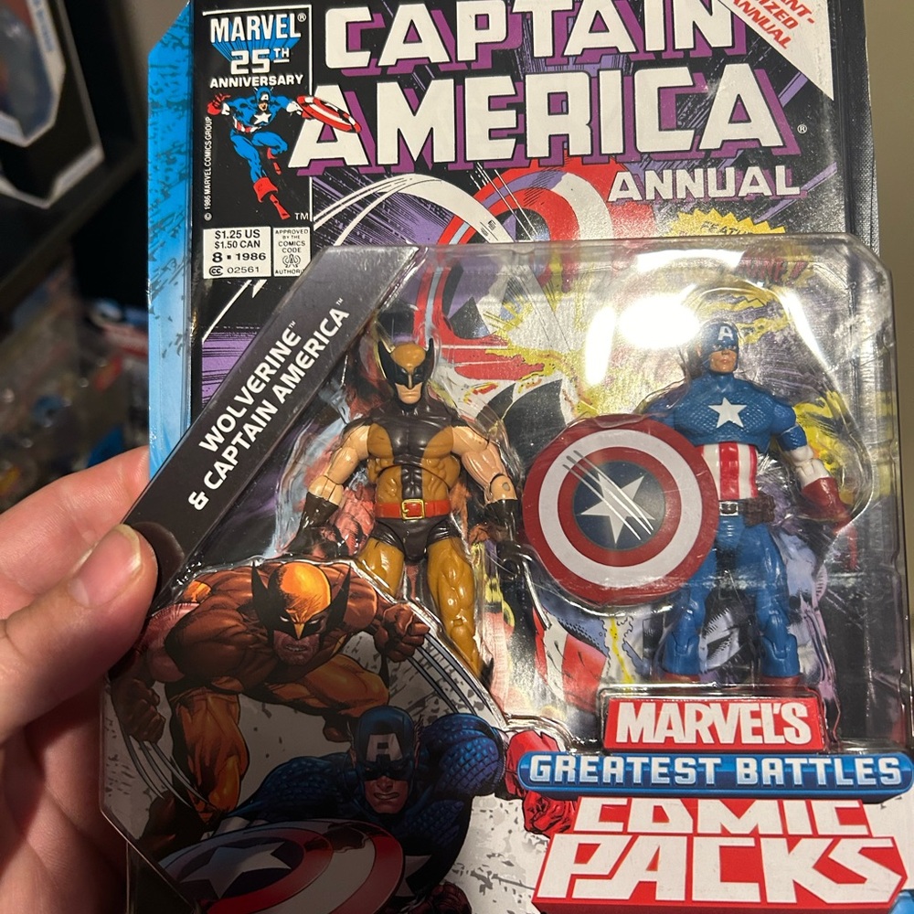 Marvel Captain America and Wolverine Comic Pack - Red, Blue, Yellow